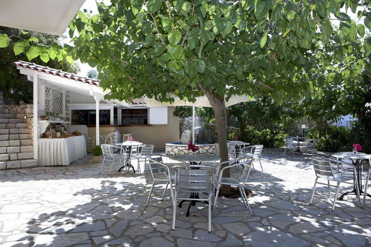 Dafnoudi Hotel Apartments Antipata  Exterior foto